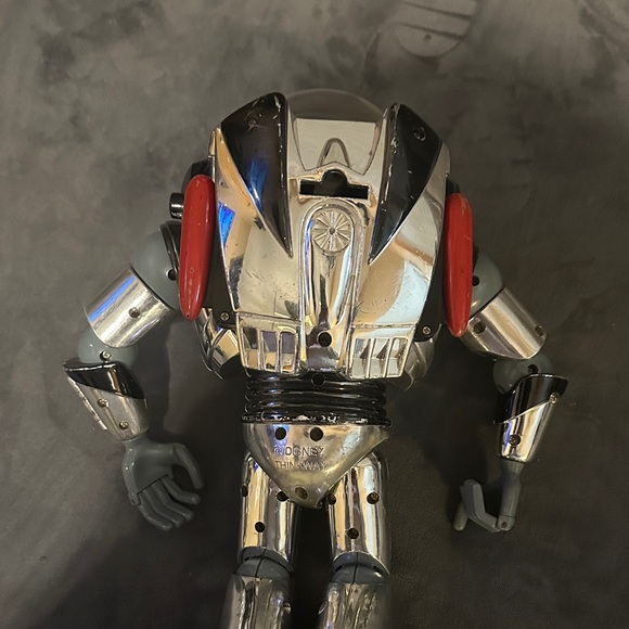 Intergalactic Buzz Lightyear- Disney Thinkway - Picture 9 of 13